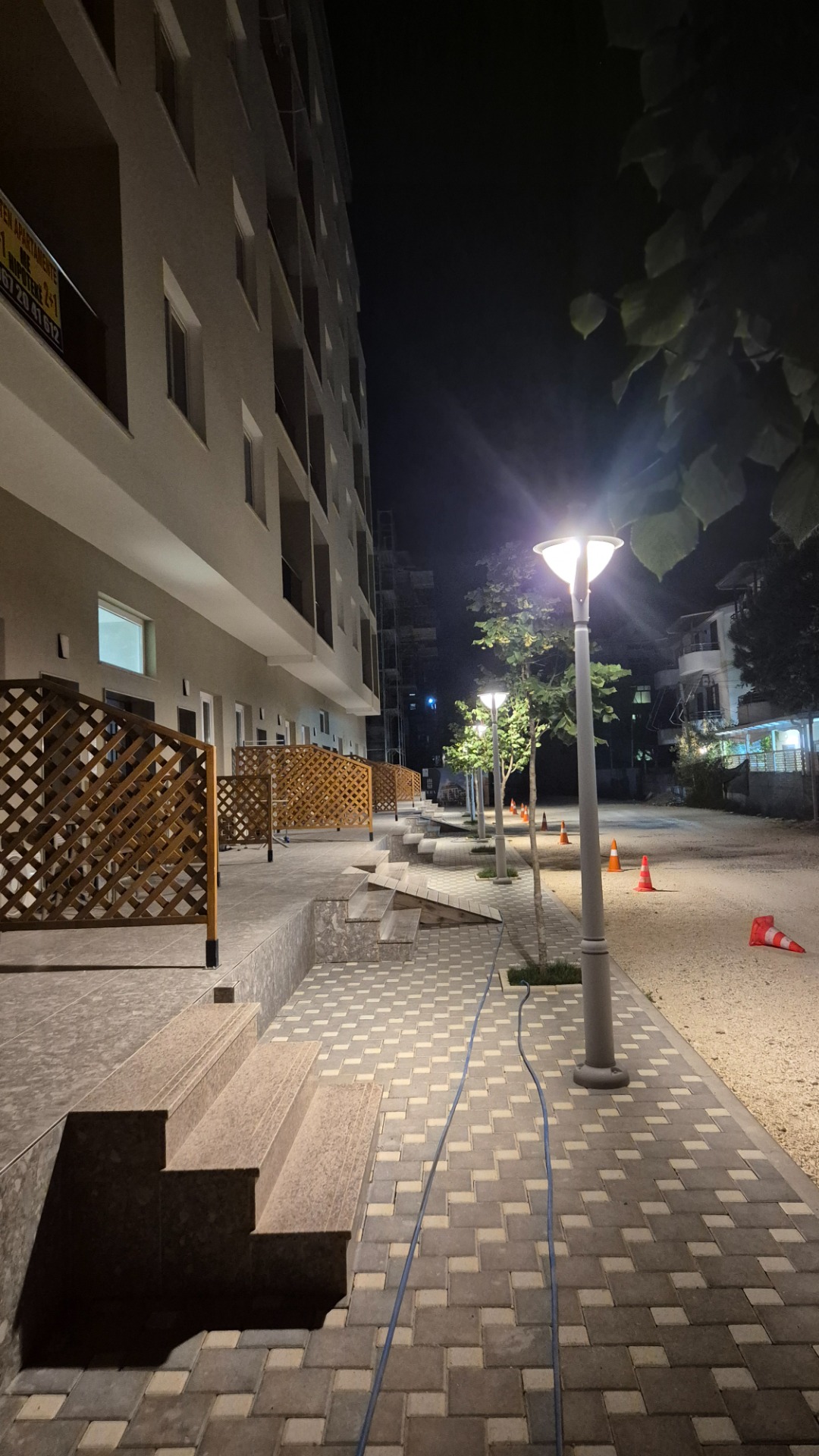 Budova apartmánu Golem Albánie